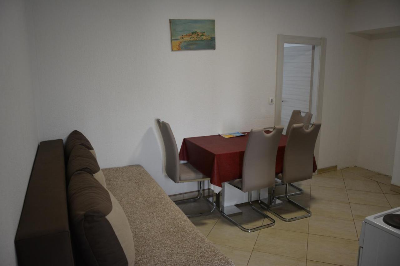 Apartments Djedovic 2 Petrovac Exterior photo